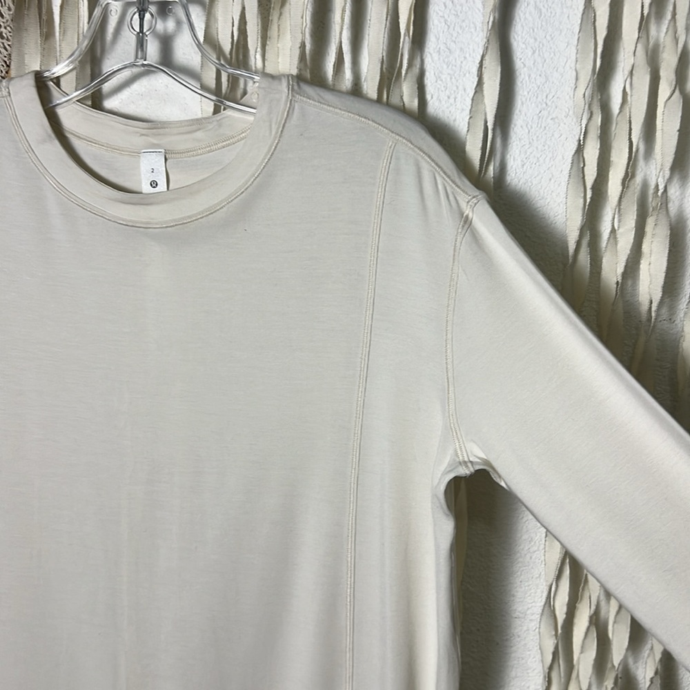 Lululemon NWOT Cream Long Sleeve Tee Pleat Back Size 2 - Picture 2 of 9